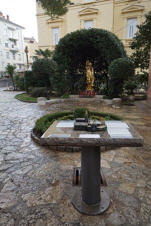 Madonna del Mare Statue